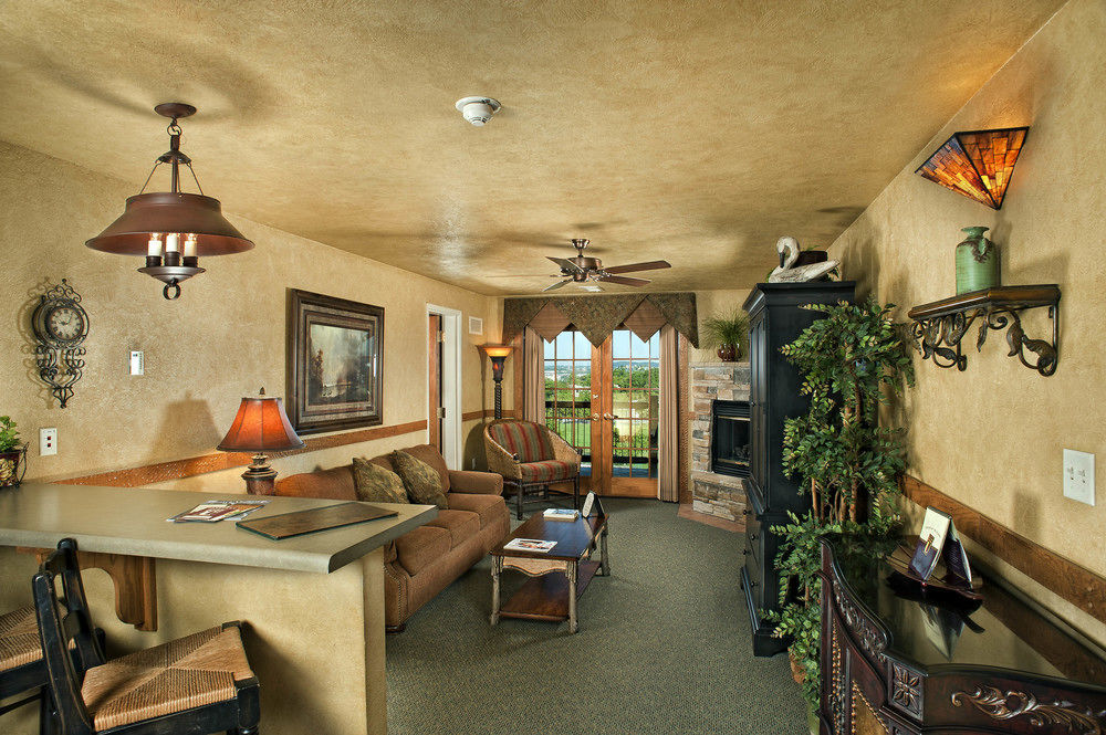 The Keeter Center At College Of The Ozarks Apartment Hollister Luaran gambar